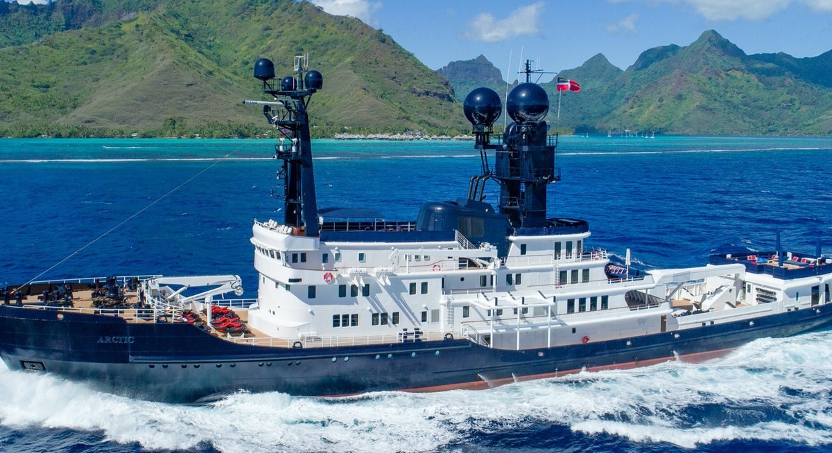 ARCTIC YACHT CHARTER yacht charter