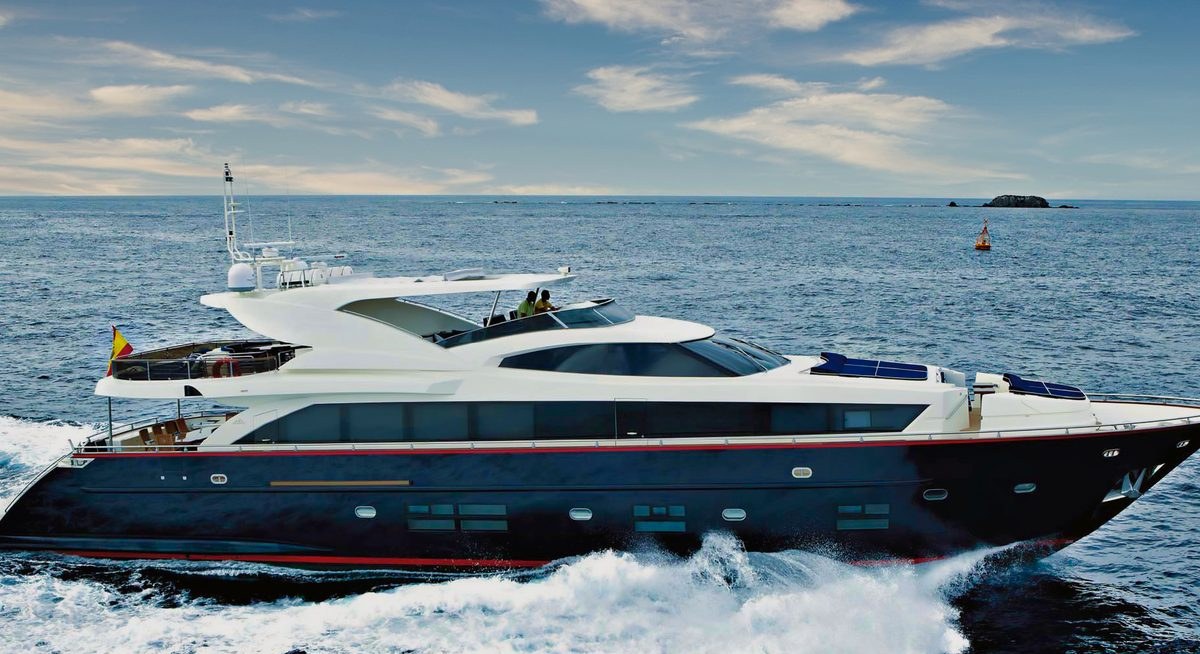 B TWO YACHT CHARTER yacht charter