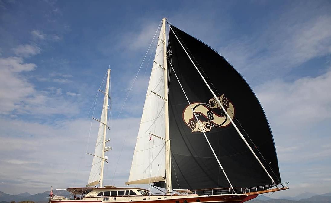 DAIMA YACHT CHARTER yacht charter