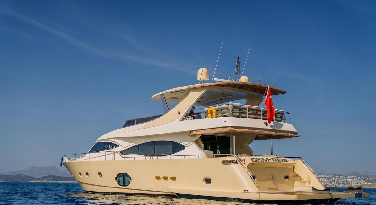 GKM-REIS YACHT CHARTER yacht charter