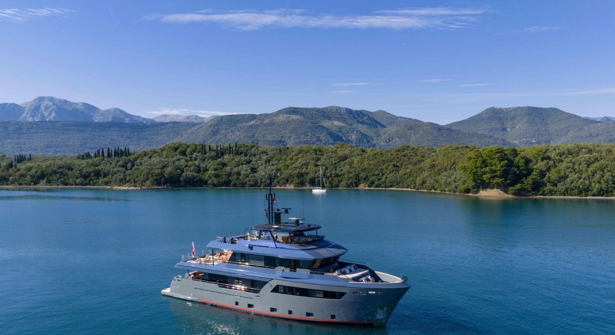 HAZE II YACHT CHARTER yacht charter