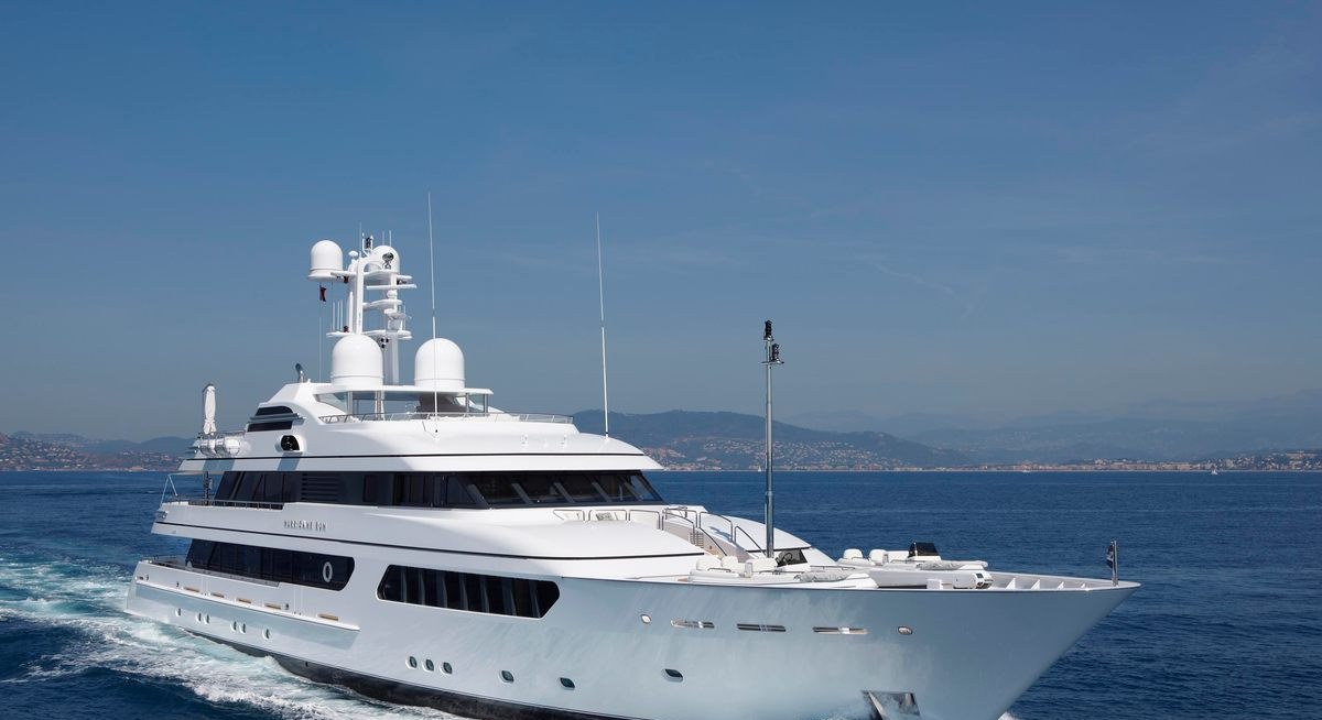 HURRICANE RUN YACHT CHARTER yacht charter