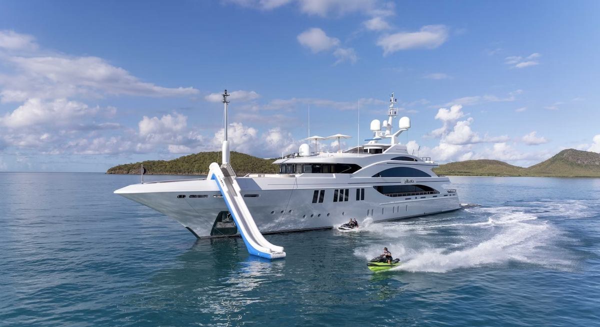 LA BLANCA YACHT CHARTER yacht charter
