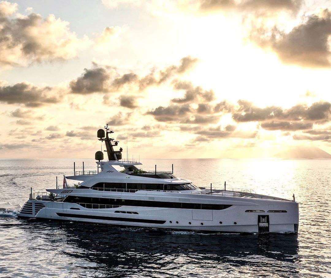 LEL YACHT CHARTER yacht charter