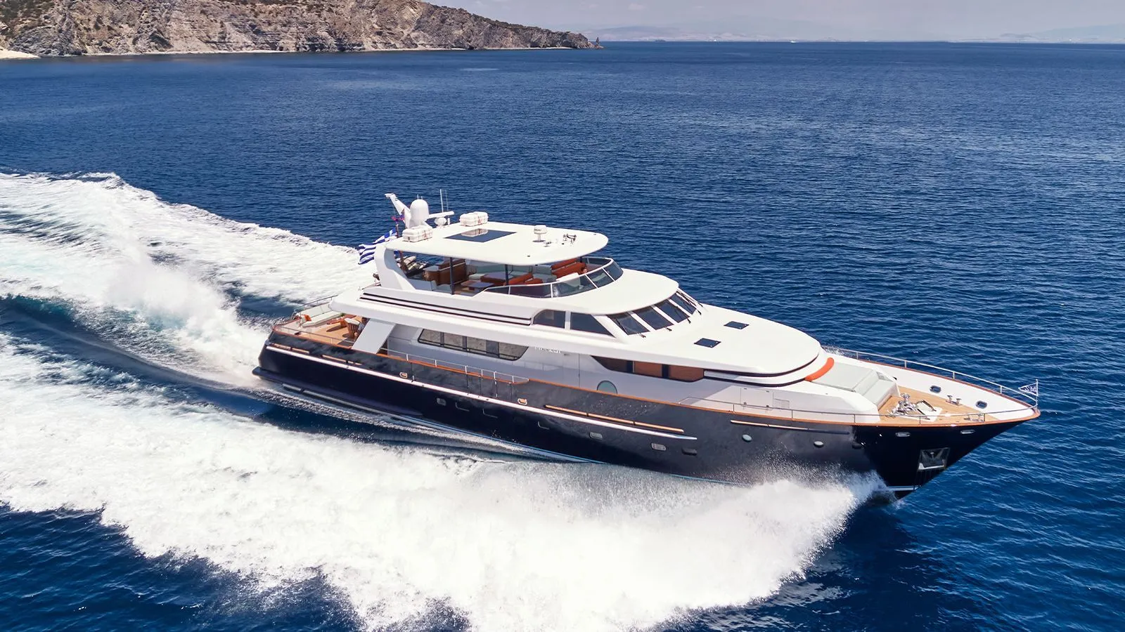 MIA ZOI YACHT CHARTER yacht charter